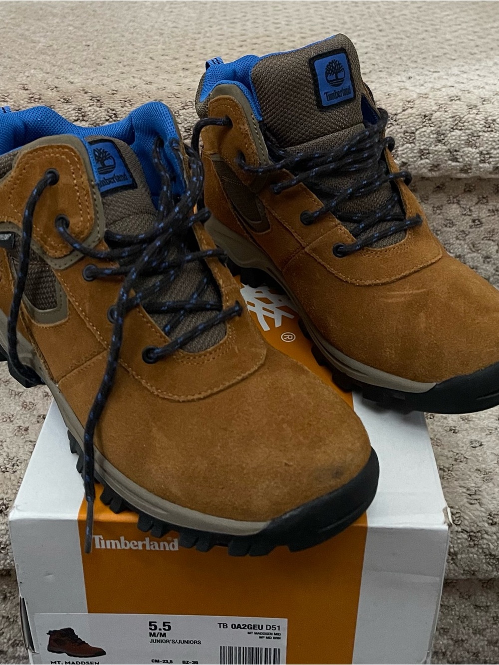 Timberland kids Brown Suede Hiking Boots with Blue Lining size 5.5